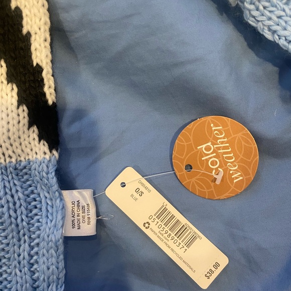 Women's New Directions Penguin Scarf - Picture 2 of 2